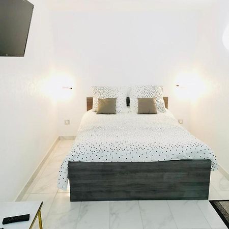 Agreable Studio A Proximite De Paris Et Henri Mondor クレテイユ エクステリア 写真